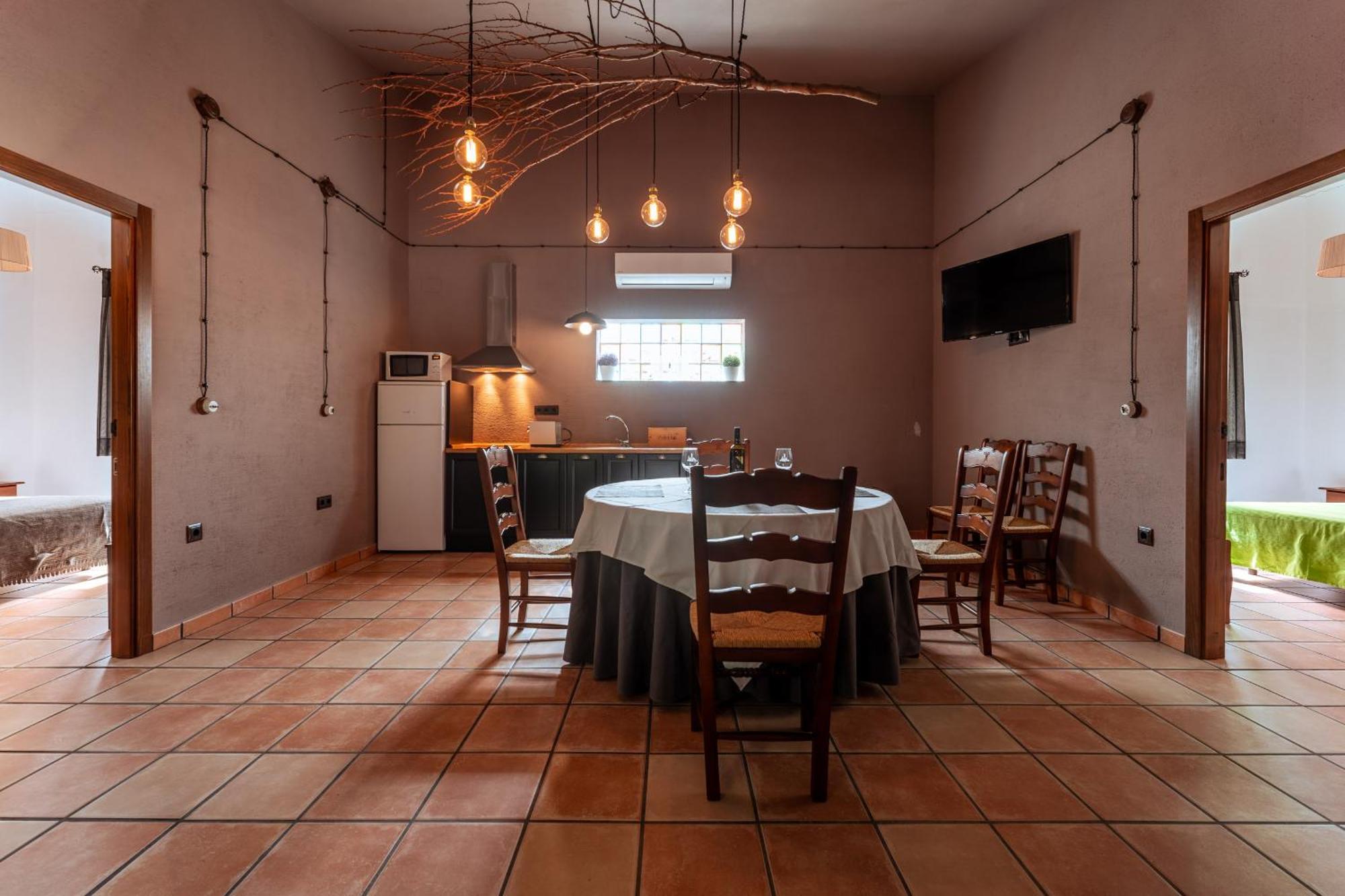 Bodega Andres Iniesta Con Visita Y Cata Villa Fuentealbilla Room photo