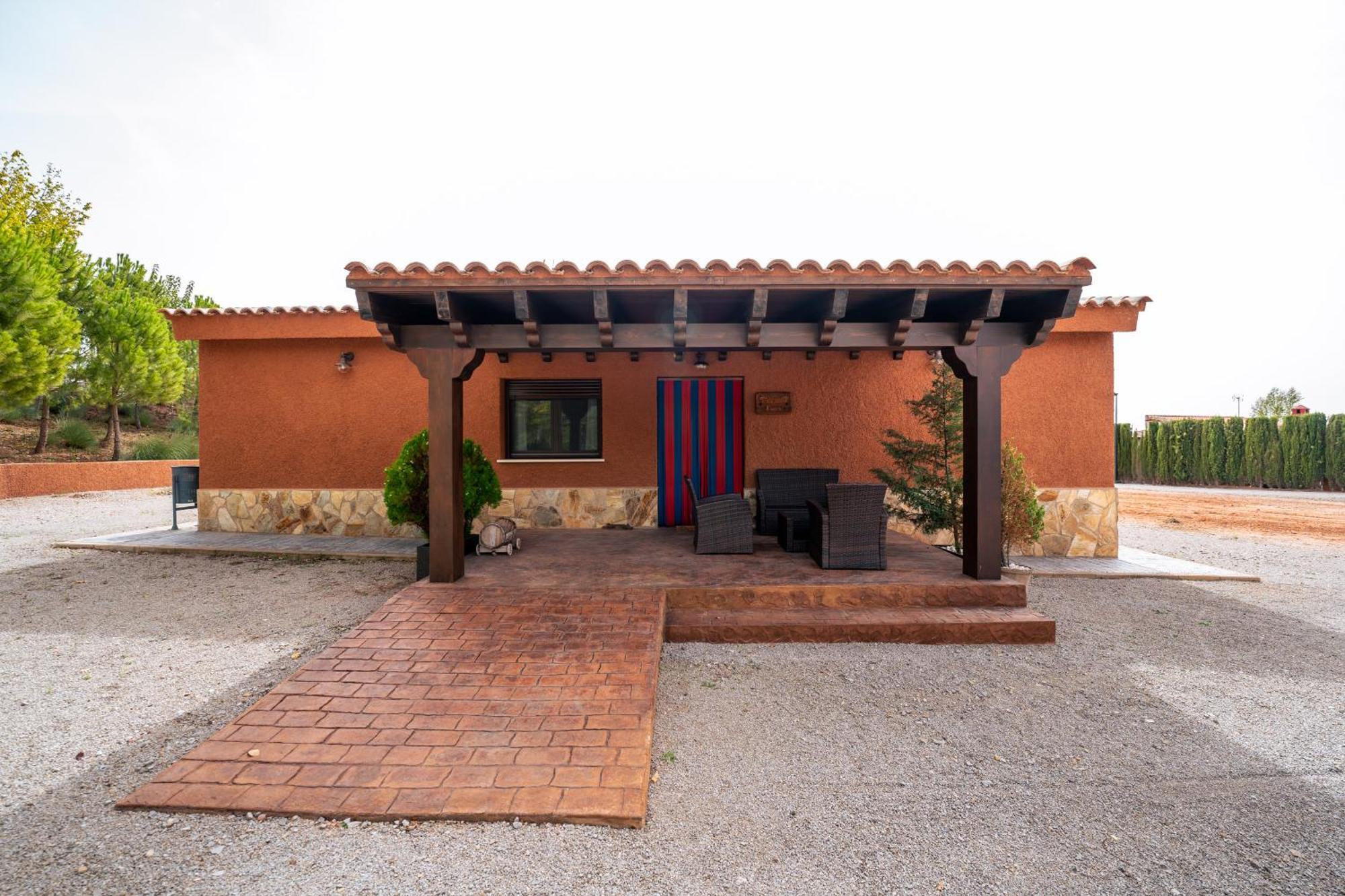 Bodega Andres Iniesta Con Visita Y Cata Villa Fuentealbilla Room photo